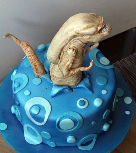 Alien Chestburster cake — TV / Movies / Celebrity Chest Burster, Alien Chestburster, Unique Baby Shower Cakes, Alien Cake, Horror Cake, Alien Party, Movie Cakes, Cake Images, Special Cake