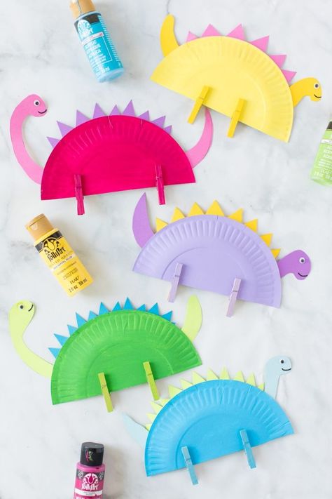 Easy and Fun Toddler Crafts Ideas You Must Try Today Fun Toddler Crafts, Toddler Crafts Ideas, Babysitting Crafts, Crazy Laura, Easy Toddler Crafts, Paper Plate Crafts For Kids, Toddler Art Projects, Toddler Arts And Crafts, Dinosaur Crafts