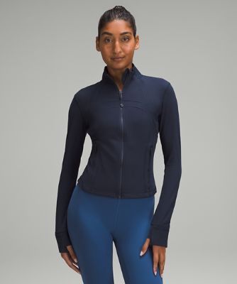 Whether you're up for adventure or ready for downtime, this shortened version of our fan-favourite Define Jacket has a feel-good fit that can do it all. | Women's Cropped Define Jacket Ribbed Nulu in True Navy Size 12 | by lululemon