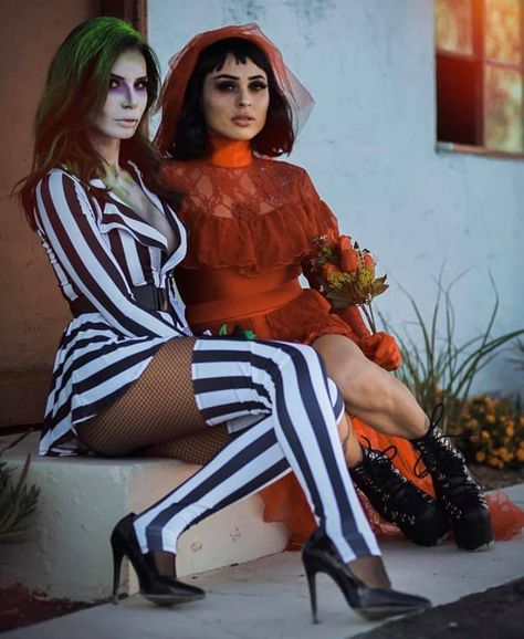 Girl Duo Costumes, Beetle Juice Halloween, Halloween Juice, Beetlejuice Costume, Duo Costumes, 36th Birthday, Halloween Photography, Duo Halloween Costumes, Vintage Halloween Costume