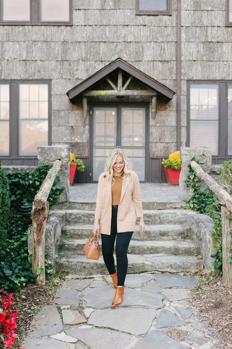 Fall Outfit In Cashiers, NC Fall Mountain Outfit, Cashiers North Carolina, Cashiers Nc, Couples Weekend, Mountain Outfit, Oh What Fun, Tan Blazer, Style Inspiration Winter, Weekend Trip