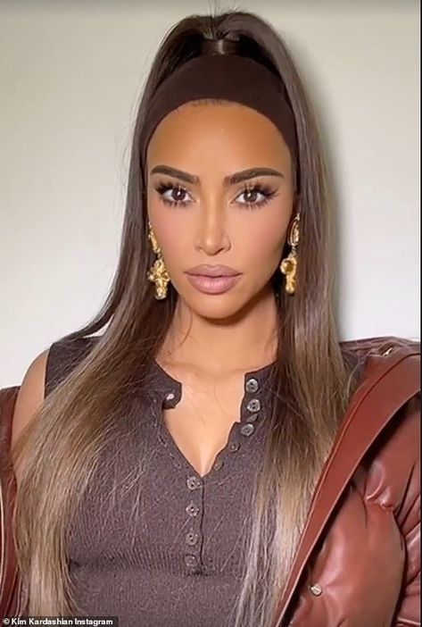 Kim Kardashian Hair Brown, Kim Kardashian Slick Back Hair, Kim Kardashian Caramel Hair, Kim Kardashian Wet Hair Look, Kim Kardashian Brown Hair, Kim Kardashian Hair Color, Super High Ponytail, Kim Kardashian Ponytail, Kim Kardashian Hairstyles