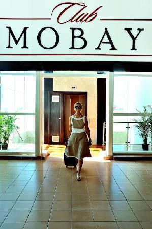 club mobay. yes please! Jamaica Airport, First Class Lounge, Montego Bay Jamaica, Airport Lounge, Montego Bay, Card Gift, Jamaica, Trip Advisor, You Must