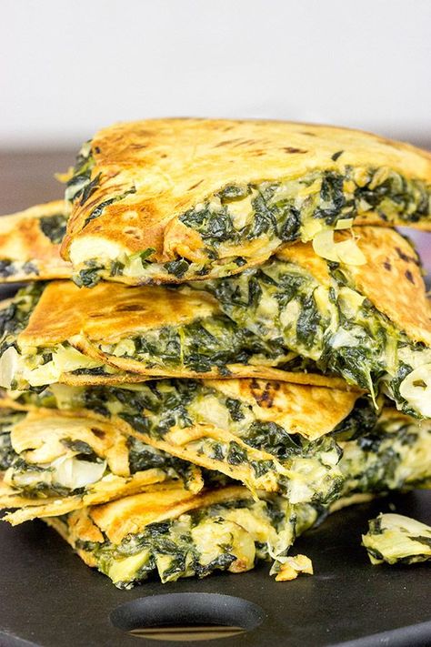 As the nights turn colder, it's time to warm up with some tasty comfort food...like these Spinach Artichoke Quesadillas! Office Documents, Mexican Flavors, Mexican Foods, Amazing Appetizers, Flatbread Recipes, Flat Bread, Healthy Lunches, The Nights, Spinach Recipes