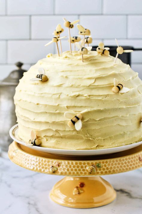 Beehive Banana Cake with Swiss Buttercream Round Birthday Cake Ideas, Beehive Cake, Egg White Cups, Round Birthday Cakes, Cake Decorating Turntable, Swiss Buttercream, Bee Cakes, Creamed Honey, Yellow Foods