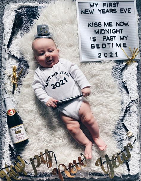 New Year Eve Baby Photos, My First New Years Pictures, Newborn Letter Board Ideas, New Years Newborn Photoshoot, Newborn New Years Photography, Baby First New Years Photos, New Year Milestone Baby Picture, Newborn New Years Pictures, First New Years Baby Pictures