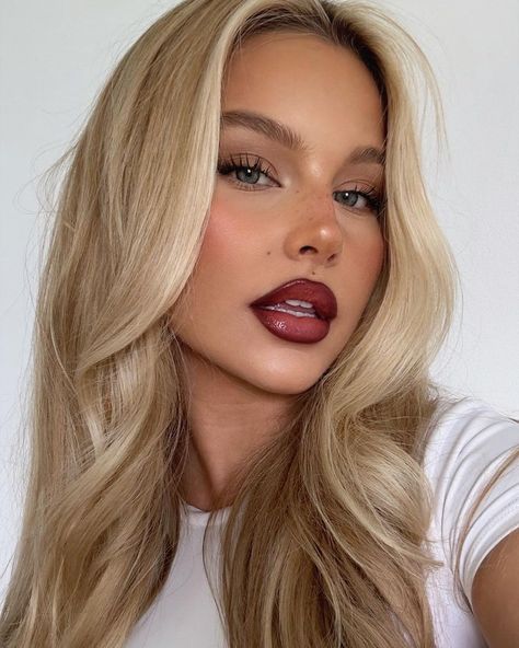 Brookelle McKenzie - IG Post December 12, 2023 Makeup Bibir, Ombré Lips, Makeup Pengantin, Formal Makeup, Ombre Lips, Dope Makeup, Glam Look, Glamour Makeup, Makeup Looks Tutorial