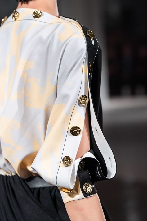 Detail Couture, Mode Abaya, Technology Fashion, Sleeves Designs For Dresses, Review Fashion, Designs For Dresses, 가을 패션, Fashion 2020, Fashion Details