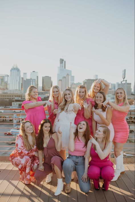 Bachelorette Poses For Bride, Bachelorette Poses Ideas, Bachelorette Photoshoot Ideas, Pretty In Pink Bachelorette Party Outfit, Bridal Shower Photo Ideas, Bachelorette Picture Ideas, Christian Bachelorette Party Ideas, Bachelorette Photo Ideas, Bachelorette Party Outfits Group