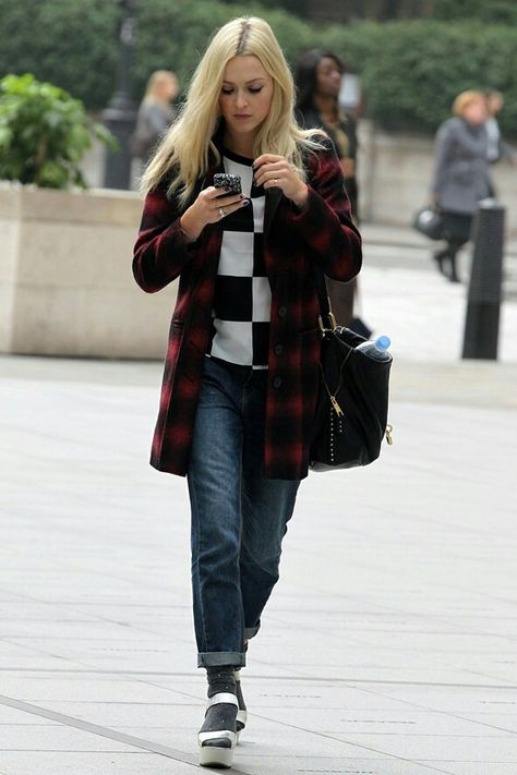 Fearne Cotton wearing a jacket from her collection for Very Fearne Cotton Style, Red And Black Jacket, Best Dressed Celebrities, The Right Move, Checked Coat, White Platform Sandals, Fearne Cotton, Style Evolution, Fashion Idol