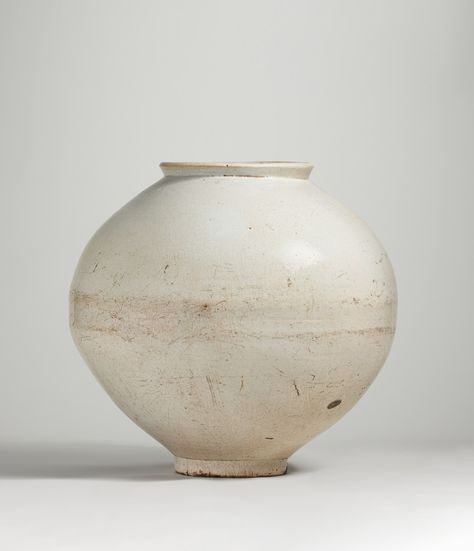 Korean Pottery, Joseon Dynasty, Moon Jar, Delicate Beauty, Korean Art, A Perfect Circle, Kaolin Clay, Pottery Studio, Blue Decor