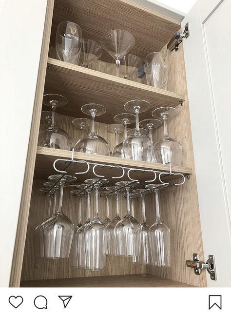 Glassware Organization Kitchen Cabinets, Kitchen Decor Collections, House Redesign, House Organisation, Interior Design Guide, Kitchen Design Plans, Home Organisation, Home Design Living Room, Kitchen Inspiration Design