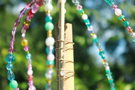 Diy Garden Decorations, Living Wall Garden, Easy Craft For Kids, Indoor Plant Wall, Beaded Diy, Easy Art For Kids, Art Activities For Toddlers, Hanging Plant Wall, Japanese Garden Design