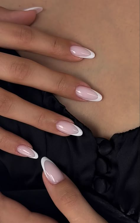 Nail For Graduation, Neutral Trendy Nails 2024, French Nails Round, Graduation Nails Almond, Graduation Nails Acrylic, Graduation Nails Ideas, Nails For Graduation, Nails Graduation, Grad Nails