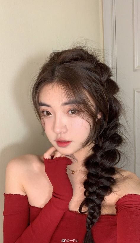 Look And Find, Effortless Waves, Gorgeous Hairstyles, China Girl, Hairstyles For Long Hair, Ulzzang Girl, Pretty Outfits, Long Hair, Wedding Hairstyles