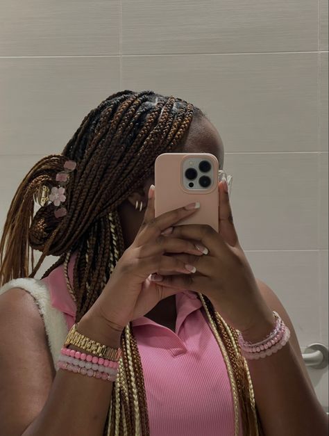 #braids #box #knotlessbraids #egirl #blackgirl #peekaboo #narcissahair #narcissa #narcissamalfoy #instagram #aesthetic #coloredbraids #narcissamalfoyhair #peekaboo #peekaboohair #blonde #black #knotless #blondebraids #hairstyles #blackwomen #blackhairstyles #colored #braids #coloured #colour #braidsinspo #inspo #clawclip #blackgirlclawclip #bohemian #bohemianbraids #redbraids #red #brown #brownbraids #curly #naturalhair #naturalhairstyles #pink #soft #softgirl #barbie #y2k #barbiecore Braided Hairstyles Peak A Boo, Brown And White Peekaboo Braids, Hair Colour Combos Braids, Peekaboo Braids Color Combo, Pickaboo Knotless Braids Color, Brown And Blonde Peekaboo Braids, Brown Peekaboo Braids, December Braids, Blonde Peekaboo Braids