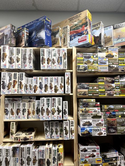 Model Kits In Store - Hobby Bunker Model Diarama, Miniature Kits, Model Kits Hobbies, Buick Gsx, Plastic Model Airplane Kits, Model Ship Kits, Aliens 1986, Wooden Model Kits, Plastic Model Kits Cars