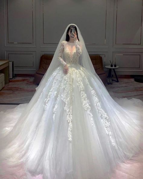 Wedding Dresses Korean, Korean Bride, Korean Wedding Dress, Bride Dress Simple, Asian Wedding Dress, Sparkle Wedding Dress, Pretty Wedding Dresses, Fancy Wedding Dresses, Korean Wedding