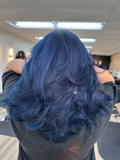 Blue Layered Hair, Indigo Blue Hair, Aesthetic Blue Hair, Deep Blue Hair, Denim Blue Hair, Blue Hair Aesthetic, Blue Hair Highlights, Japan Hair, Color Block Hair