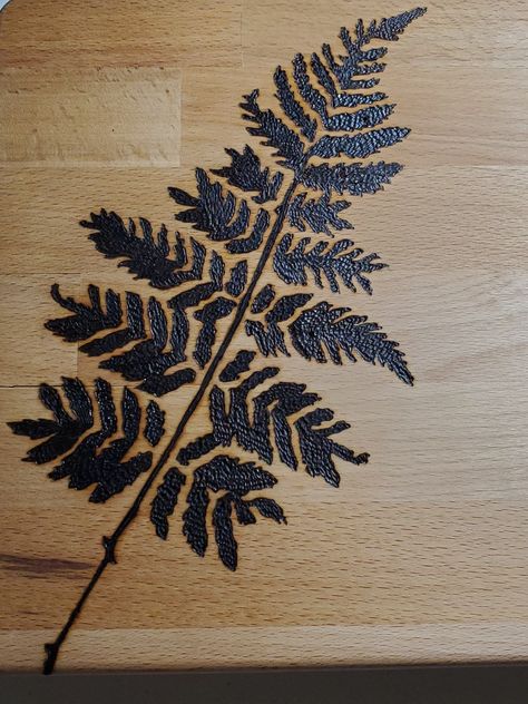 Fern Wood Burning, Floral Wood Burning, Wood Tattoo, Wood Fern, Wood Mug, Wood Burning Techniques, Wood Burn Designs, Wood Burning Tool, Wood Burning Crafts