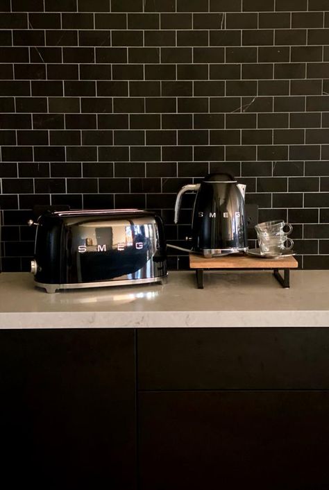 Smeg Appliances Black, Black Smeg Appliances In Kitchen, Smeg Kitchen Ideas, Smeg Aesthetic, Smeg Black, Black Smeg, Smeg Kettle, Black Toaster, Smeg Toaster