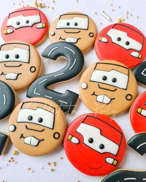 Decorated Cookie Themes, Disney Car Cookies, Gift Box Cookies Decorated, Cars Theme Cookies Decorated, Disney Cars Cookies Decorated, Cars Cookies Decorated, Cars Cookies Disney, Friends Cookies Decorated, Car Cookies Decorated