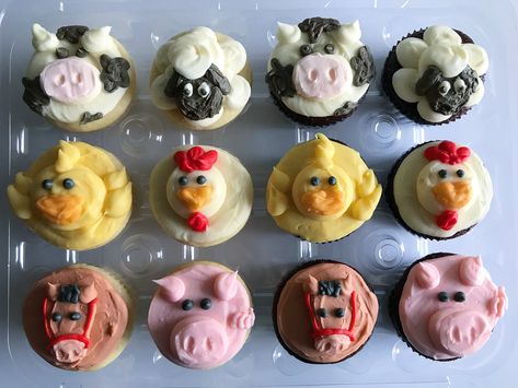 Cows, sheep, ducks, chickens, horses, and pigs deocrated in buttercream. Buttercream Farm Animal Cupcakes, Cupcake Animals, Chicken Cupcakes, Cow Cupcakes, Farm Animal Cupcakes, Big Duck, Decorated Cupcakes, Animal Cupcakes, Farm Birthday Party