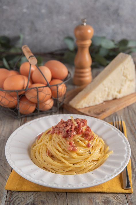 Pasta Alla Carbonara, Bon Appetite, Bon Appetit, Spaghetti, Pasta, Plating, Italy, Tagliatelle