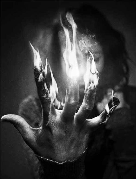 In Flames, 다크 판타지, Magic Powers, Foto Art, Witchy Woman, Dark Photography, Arte Horror, Story Inspiration, Foto Inspiration