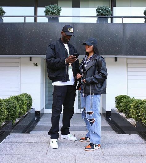 Urban Couple Aesthetic, Hypebeast Couple, Coordinating Couple Outfits, Indie Couple, Couples Streetwear, Black Couple Outfits, Urban Wedding Photography, Couple Streetwear, Matching Fits