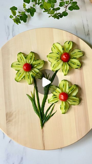 Rio Homhuan on Instagram: "Simple Cucumber Flowers���🌸 Save this to create your own 🥒 To decorate your food💚  Wishing you all a wonderful and peaceful Thursday 🤍  Follow @inspo_by_rio_ for more💕  #cucumber #veggiecarvings #fooddecoration #foodart #foodinspiration" Cucumber Decoration, Cucumber Flowers, Cucumber Flower, Creative Easter Eggs, Sewing Headbands, Food Wishes, Easy Food Art, Easter Decorations Dollar Store, Easter Decorations Vintage