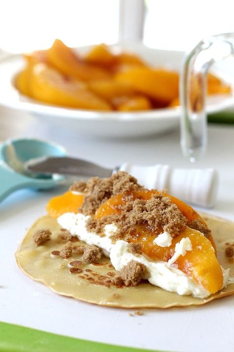 Peaches And Cream Crepes, Peach Crepes Recipes, Duch Pancakes, Cream Cheese Crepes, Crepes Recipe Breakfast, Cream Crepes, Cheese Crepes, Crepe Recipe Savory, Best Crepe Recipe