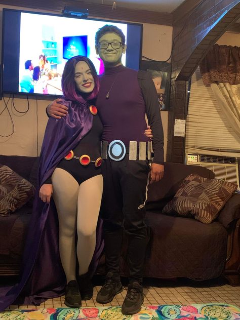 Beast Boy Costume, Raven Halloween Costume, Boyfriend Halloween, Raven And Beast Boy, Easy Couple Halloween Costumes, Couples Costumes Creative, Halloween Raven, Me And My Boyfriend, Halloween Duos