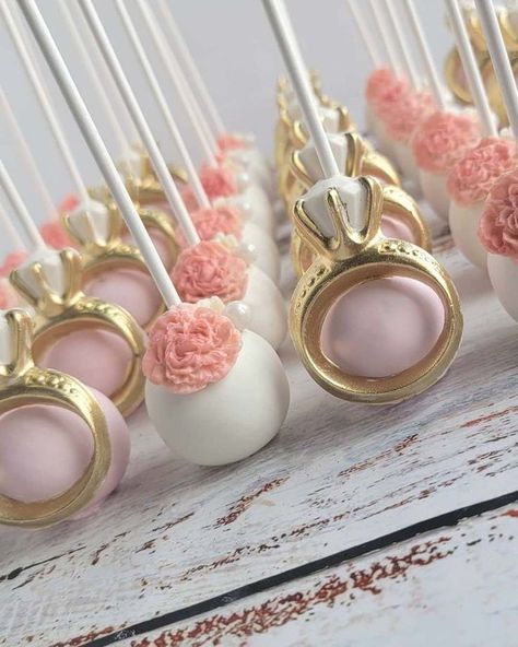 Party Cakes Ideas, Engagement Party Food Ideas, Engagement Party Food, Engagement Party Recipes, Engagement Party Cupcakes, Engagement Party Decorations Diy, Engagement Cupcakes, Gold Engagement Party, Engagement Party Cake