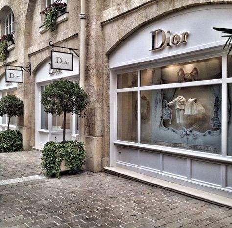 . Dior Store, Rock Look, Baby Dior, Boujee Aesthetic, Kitchen Farmhouse, Luxury Aesthetic, Classy Aesthetic, Store Front, Fancy Pants