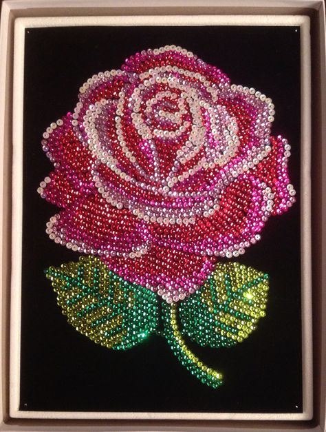 Sequin Art rose. 2015. Stitch Nails, Artwork Flowers, Sequin Art, Painting Stones, Rhinestone Designs Templates, Seed Bead Art, Rhinestone Designs Pattern, Sequin Crafts, Quilled Creations