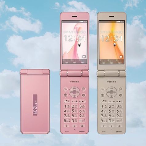 The Sharp Aquos Docomo SH-01J is now available at Y2KPHONES 🇯🇵🔥 Get ready to flip back to the golden era of mobile phones with this stylish Japanese masterpiece! Combining retro vibes with smart features, including a pre-installed App Store, it’s perfect for anyone wanting a touch of nostalgia with modern-day convenience ✨ Available in Pink, Gold and Black Blue 🌈 Shop now via the link in our bio, but hurry, they’re going fast!⚡️ #y2kphones #y2kphoneshop #y2k #y2kaesthetic #y2kstyle #y2kvi... Flip Phone Aesthetic, Y2k Phone, Vintage Classics, Flip Phones, Y2k Aesthetic, Retro Vibe, Y2k Style, App Store, Pink Gold