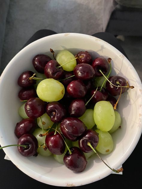 #cherry #cherries #grapes #snack Grapes Snack, Cherry Snacks, Cherry Fruit, Healthy Food Motivation, Food Is Fuel, Food Obsession, Pretty Food, Aesthetic Food, Good Eats