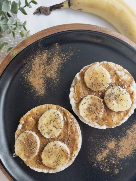 Rice Cakes With Peanut Butter, Cakes With Peanut Butter, Rice Cakes Toppings, 4 Ingredient Cookies, Cream Cheese Spinach, Healthy Breakfast Sandwich, Aircraft Interiors, Sandwich Fillings, Peanut Butter Honey