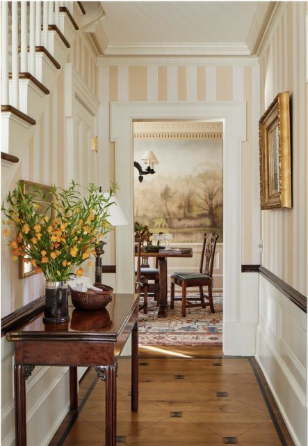 Victorian Foyer, Small Colonial, Georgian Interiors, Entryway Table Decor, Interior Wallpaper, Entry Way, Colonial House, Classic House, Front Room