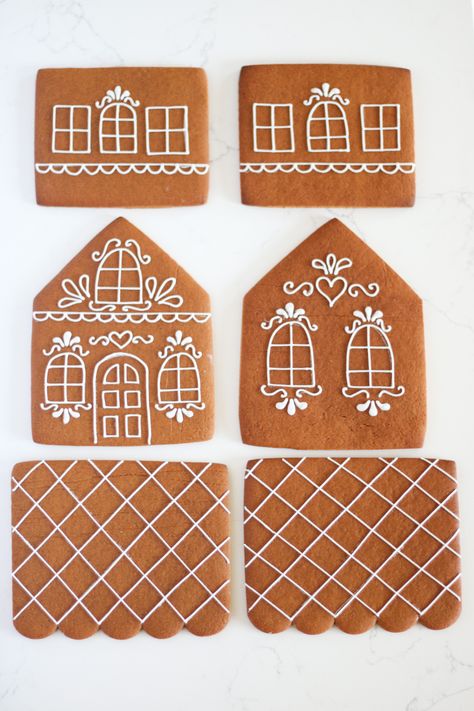 Gingerbread House Piping Ideas, Gingerbread House White Icing, Gingerbread House Design Ideas, Cute Gingerbread House Ideas, Gingerbread House Frosting, Gingerbread Contest, Gingerbread House Icing, Homemade Gingerbread House, Fraiche Living