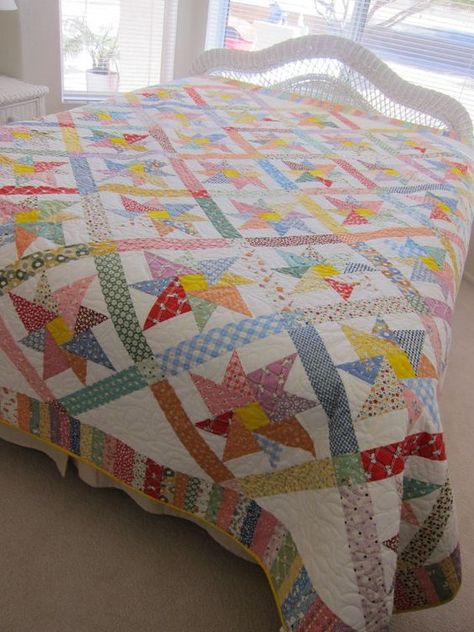 1930s Reproduction Pinwheel Quilt - Double Star block Simple Flower Pattern, 1930s Quilts, Reproduction Quilts, Pinwheel Quilt, Star Quilt Blocks, Quilt Labels, King Size Quilt, Quilt Block Tutorial, Vintage Quilt