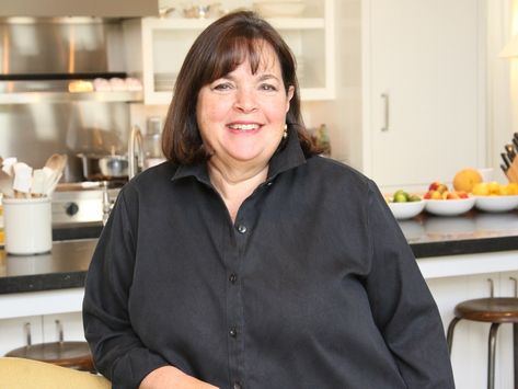 Ina Garten's Secret to Transforming a 'Good Burger Into a Great Burger' Is This Easy-to-Make Topping Ina Garten Chicken Salad, Ina Garten Chicken, Baking Necessities, Quick Sandwiches, Barefoot Contessa Recipes, Delicious Chicken Salad, Summer Sandwiches, Chicken Curry Salad, Ina Garten Recipes