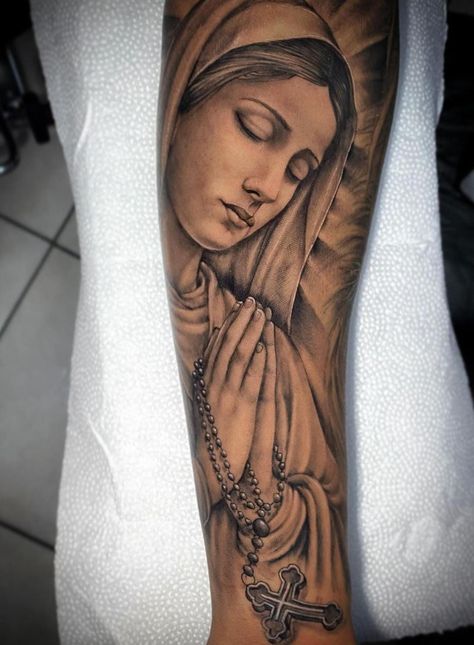 Virgen De Guadalupe Forearm Tattoo, Mother Mary Forearm Tattoo, Virgin Mary Shoulder Tattoo Men, Virgin Mary Shoulder Tattoo, Virgin Mary Arm Tattoo, Virgen De Guadalupe Tattoo Ideas Forearm, Tattoos Na Mao, Virgencita Tattoo, Women Forearm Tattoo