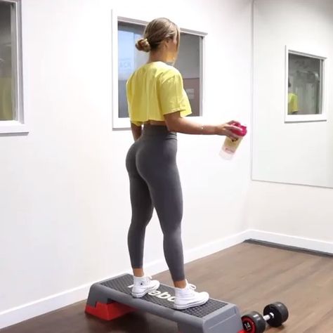 BOOTY/ HAMSTRING Make sure you give this a like ❤️ and save for later because I know you’ll love it! This workout is all about that under… Female Fit Body, Gym Motivation Women, Morning Workout Motivation, Workout Photoshoot, Female Gym, Fall Activewear, Gym Photoshoot, Gym Photography, Female Inspiration