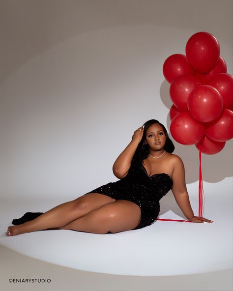 30th Birthday Ideas Photo Shoot, Blazer Birthday Photoshoot, Sagittarius Season Photoshoot, Street Birthday Photoshoot, 27th Birthday Outfit Ideas For Women, Plus Size Birthday Photoshoot Ideas, Glam Photoshoot Ideas Birthday, 27th Birthday Photoshoot Ideas, Aries Photoshoot