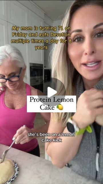 Devotion Nutrition on Instagram: "Dana’s mom’s iced protein lemon cake is a MUST TRY 🍋🍰⬇️ 👩‍🍳Iced Lemon protein cake recipe 1 scoop Angel food cake 1 egg 1/4 cup apple sauce 1/2 tsp baking powder Zest of 1/2 lemon 1 tbsp lemon concentrate Microwave 2 min Icing 1/2 scoop Angel food cake 1 tsp swerve confectioners (optional) 1 tbsp lemon concentrate Splash of water Mix in small bowl to make the icing NUTRITION Servings: 1 Calories: 257 Protein: 36g Carbs: 15g  (Fiber 3g) Fat: 7g" Devotion Angel Food Cake Protein Powder Recipes, Devotion Angel Food Protein Recipes, Lemon Concentrate, Protein Cake Recipe, Devotion Protein, Lemon Protein, Devotion Nutrition, Lemon Mug Cake, Splash Of Water