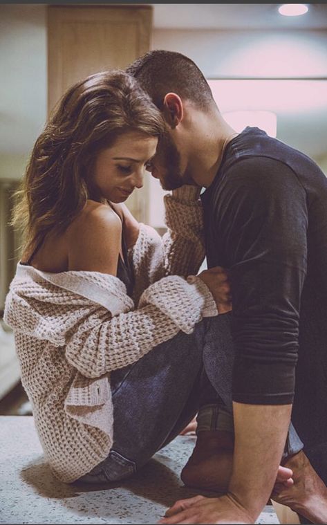 Couples photoshoot home love Romantic Couple Photoshoot, Romantic Photoshoot, Romantic Couples Photography, Fotos Goals, Couple Picture Poses, Couple Photoshoot Poses, Photo Poses For Couples, Relationship Goals Pictures, Couple Photoshoot