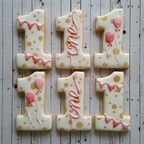 Airbrush Cookies, Wedding Cake Fondant, Number Cookies, Number Decor, Birthday Biscuits, First Birthday Cookies, Alphabet Cookies, Cookies Decoradas