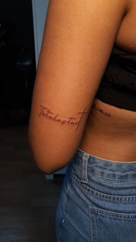 Tatto delicada Tetelestai Tattoo Women, Christian Girl Tattoos, Inside Bicep Tattoo Women, Tetelestai Tattoo, Inside Bicep Tattoo, Bicep Tattoo Women, Lil Doodles, Grace Tattoos, Scripture Tattoos